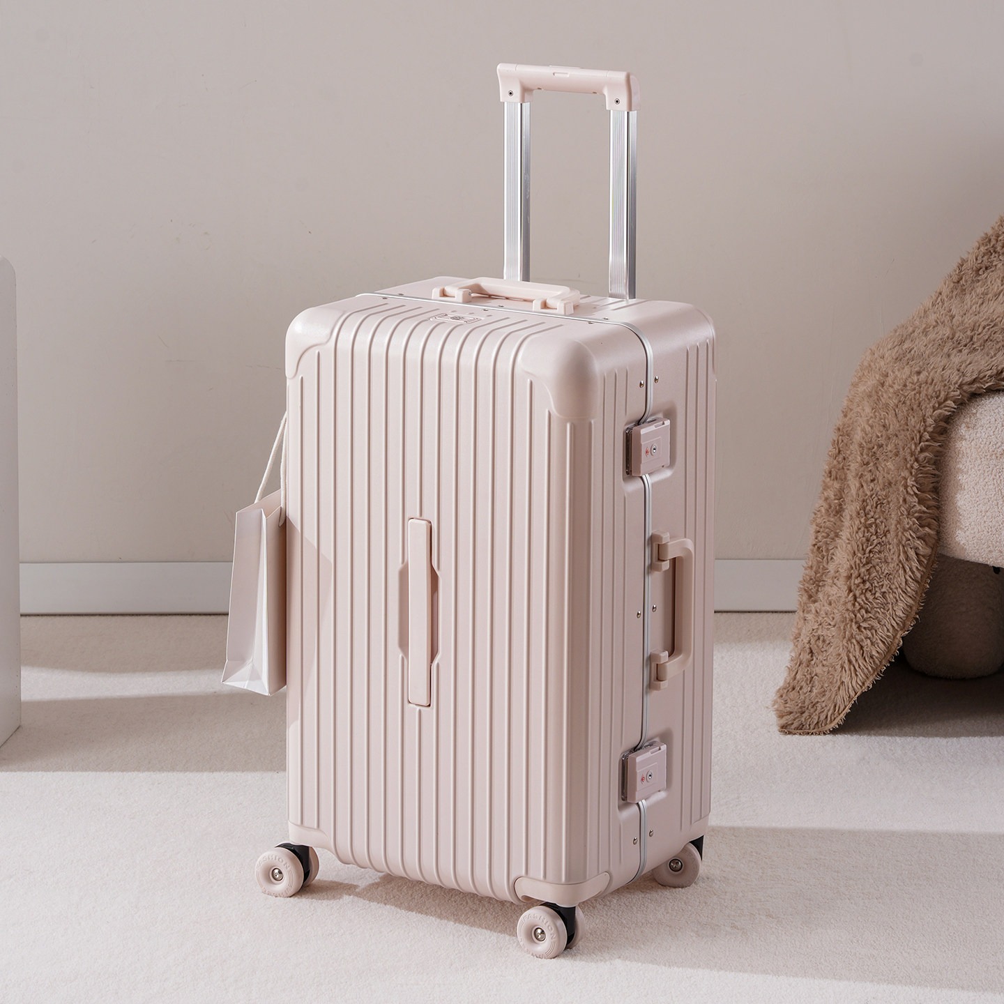 Nouvelle valise à cadre en alu - Aluminum Frame Carry On Luggage avis et prix